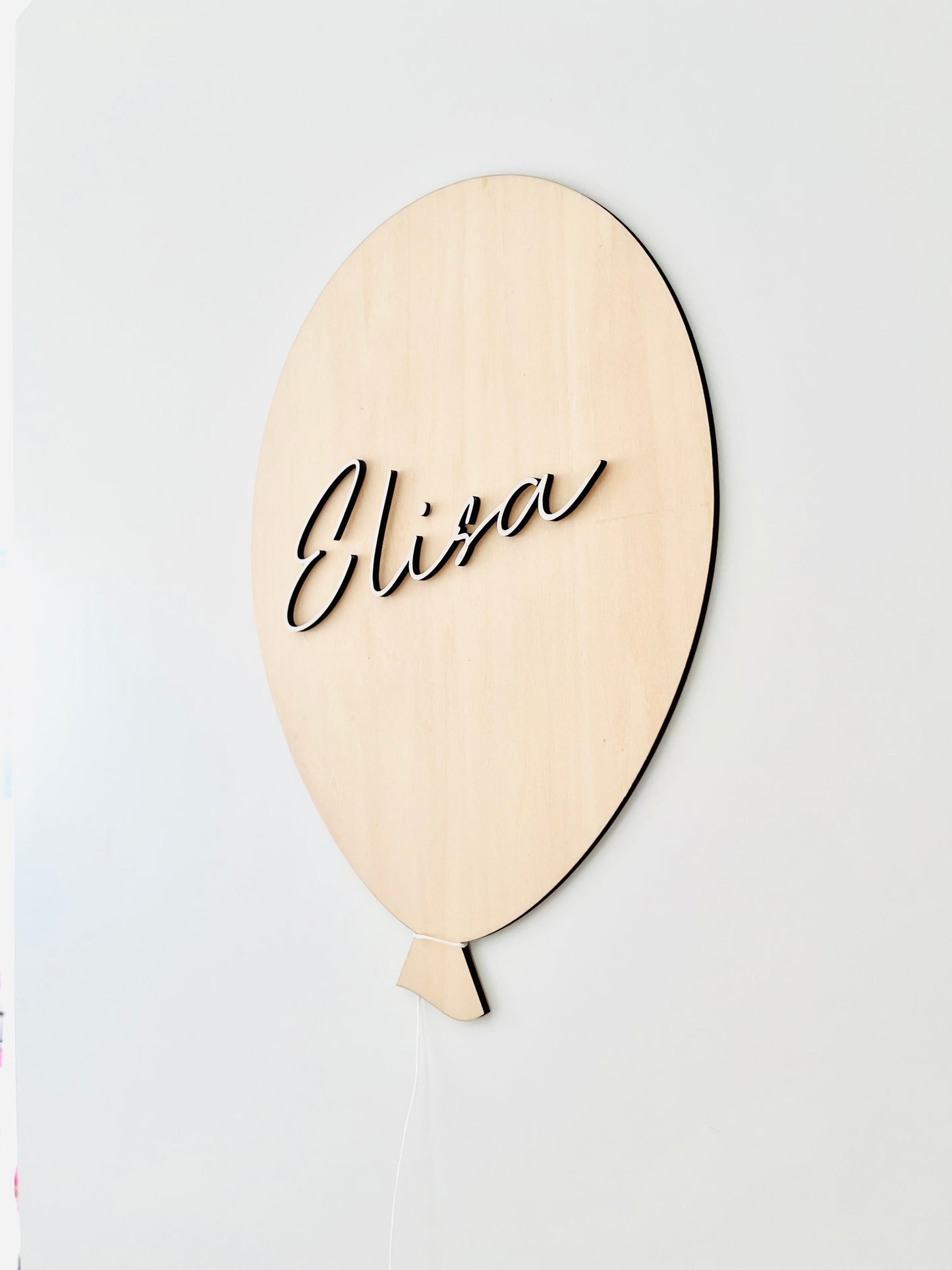 Wanddekoration / Türschild Luftballon aus Lindenholz