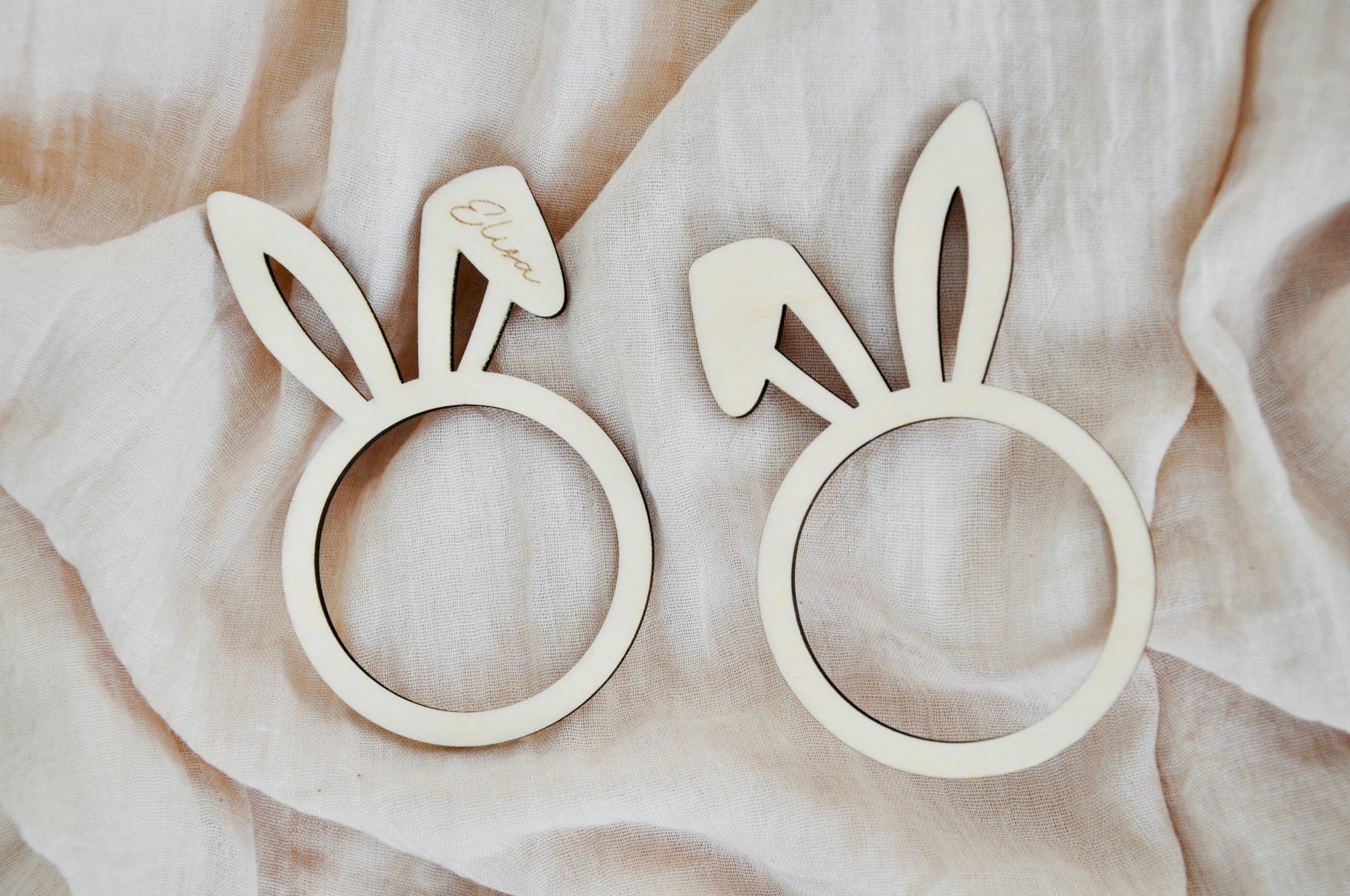 Personalisierte Serviettenringe für Ostern | Lindenholz Platzkarten - Die Papierelfe
